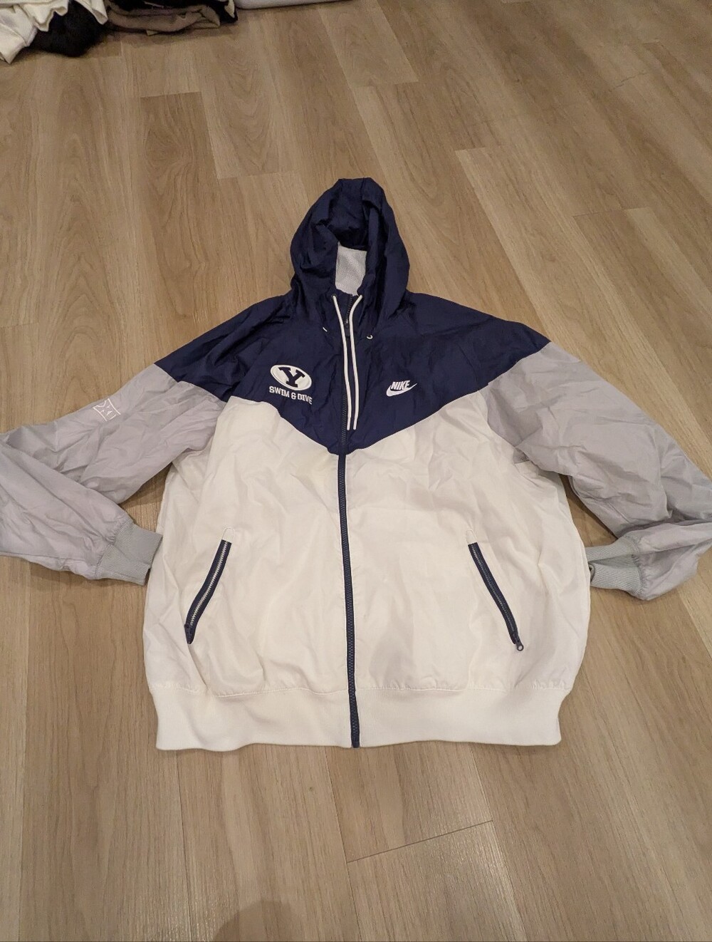 ByU Nike Swim & Dive Windbreaker Size xL